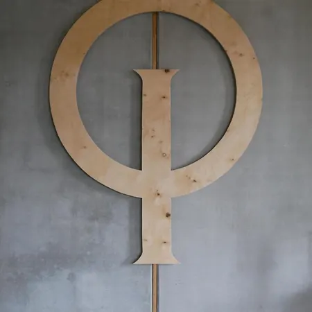 Optimist Apartmanhaz アパート ヴァレンツァ