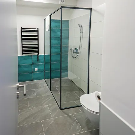 アパート Optimist Apartmanhaz ヴァレンツァ