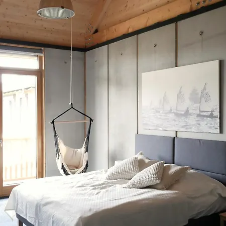 Optimist Apartmanhaz アパート