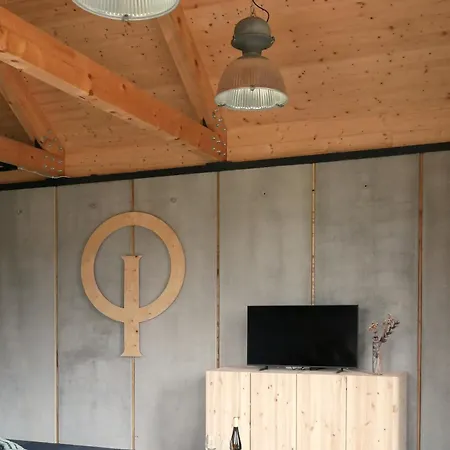 Optimist Apartmanhaz Lägenhet *